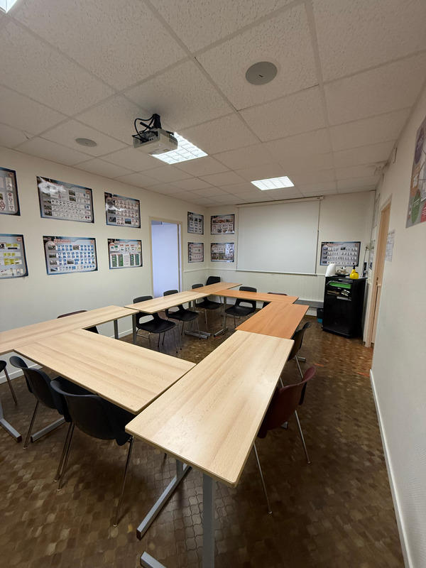 Local commercial - 93 m² - 4 pièces