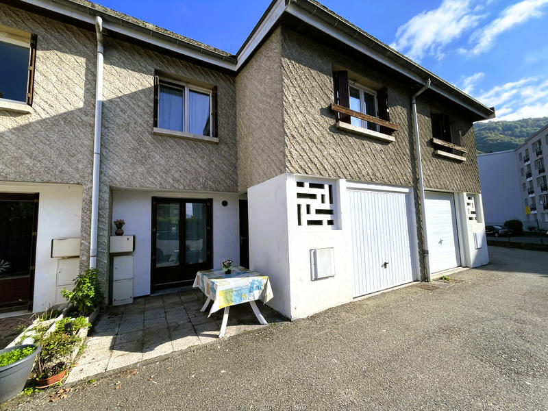 Maison - 93 m² - 5 pièces