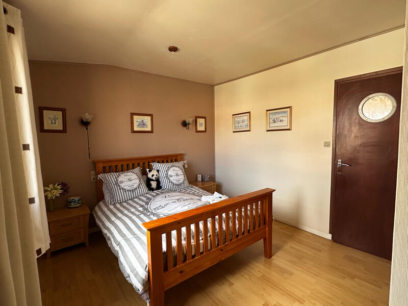 Maison - 180 m² - 8 pièces