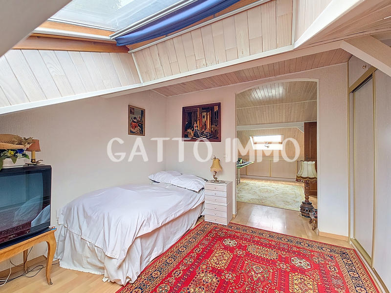 Maison - 200 m² - 8 pièces