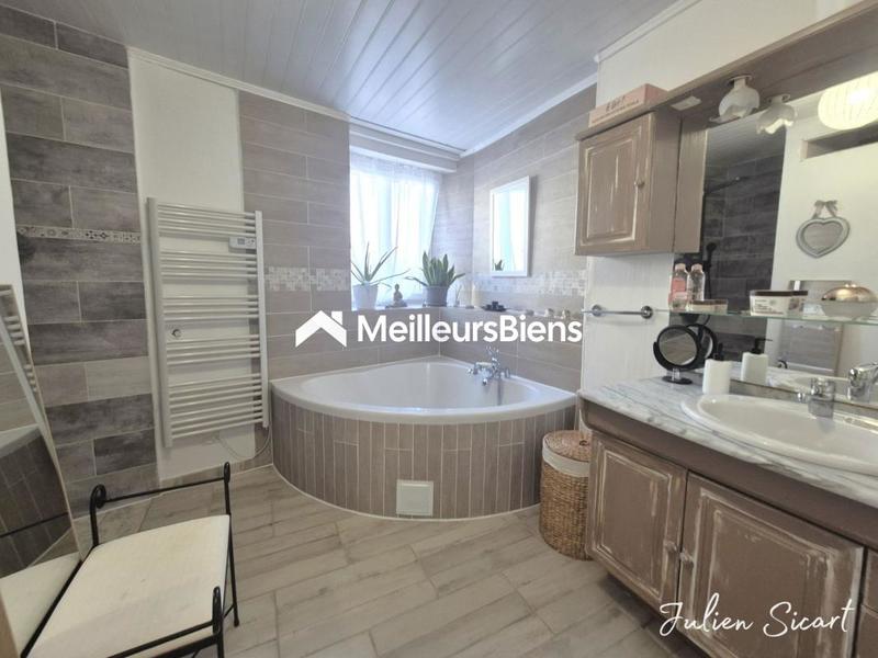 Maison de village - 125 m² - 5 pièces