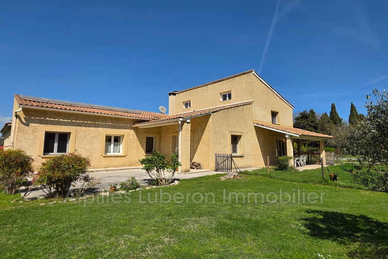 Maison - 220 m² - 4 pièces