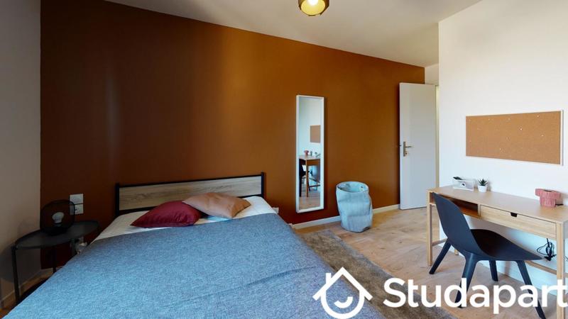 Chambre - 12 m² - 1 pièce