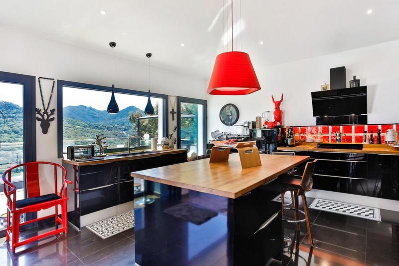 Villa - 300 m² - 10 pièces