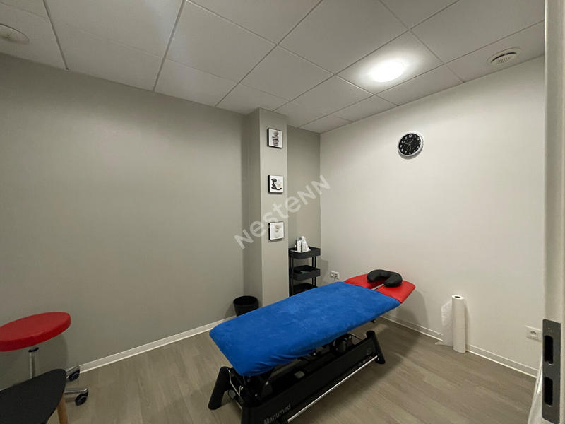 Bureau - 137 m² - 5 pièces