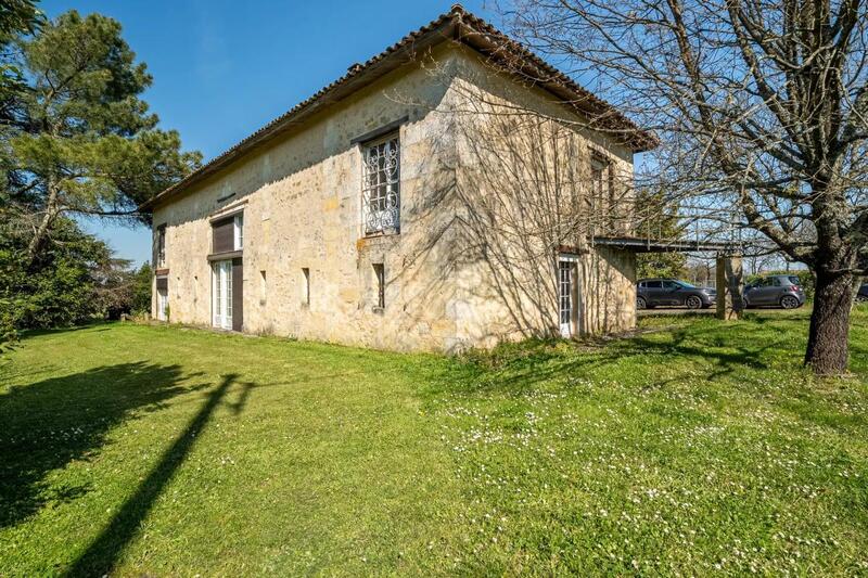 Appartement - 100 m² - 4 pièces