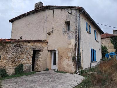 Maison de village - 110 m² - 5 pièces