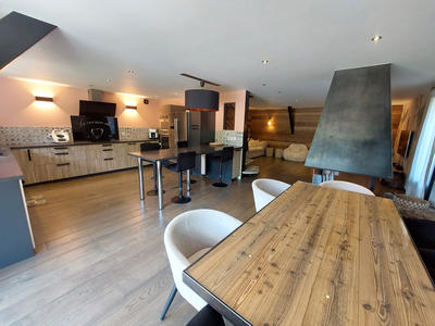 Maison - 396 m² - 14 pièces