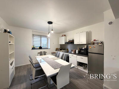 Maison - 80 m² - 5 pièces