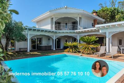 Maison contemporaine - 350 m² - 10 pièces