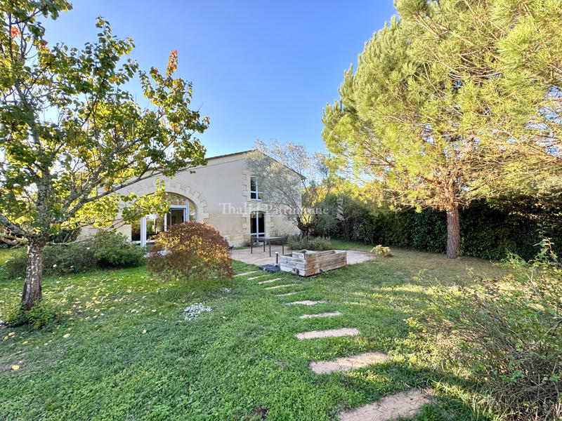 Maison - 250 m² - 7 pièces