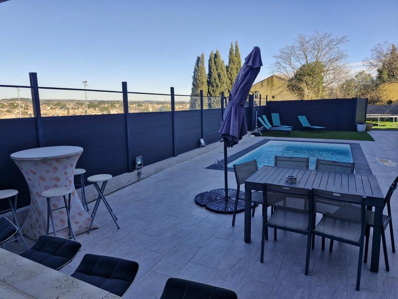 Maison - 256 m² - 9 pièces