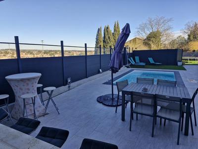 Maison - 256 m² - 9 pièces