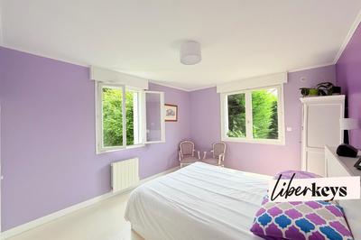 Propriété - 270 m² - 10 pièces