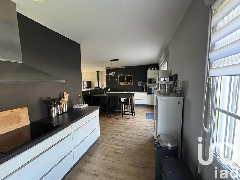 Maison - 249 m² - 8 pièces