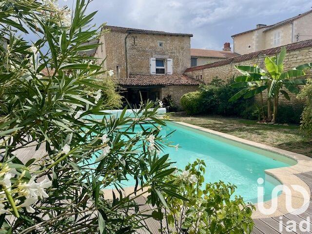 Maison - 245 m² - 10 pièces