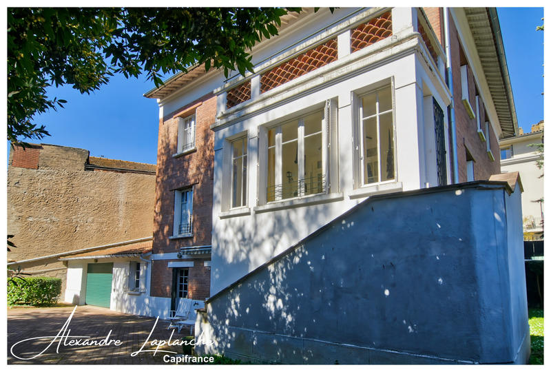 Maison bourgeoise - 217 m² - 10 pièces