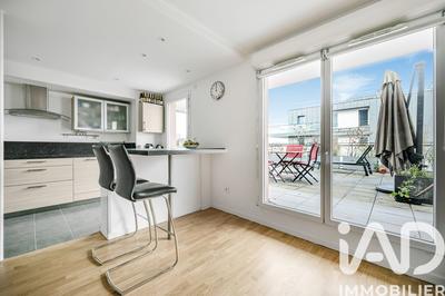 Appartement - 93 m² - 4 pièces