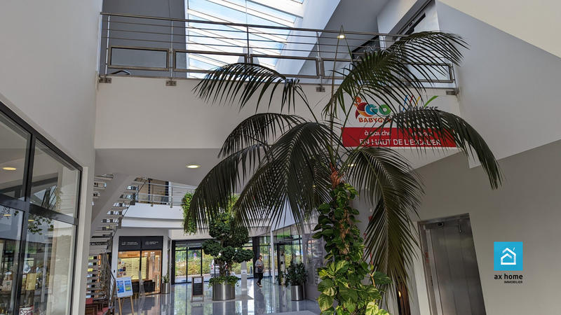 Bureau - 82 m² - 1 pièce