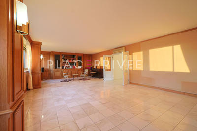 Appartement - 135 m² - 5 pièces