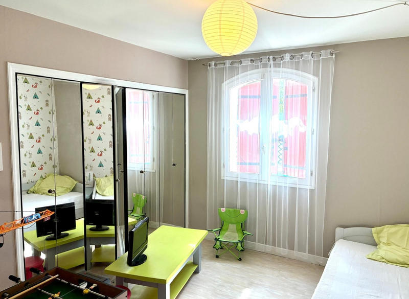 Maison - 250 m² - 7 pièces