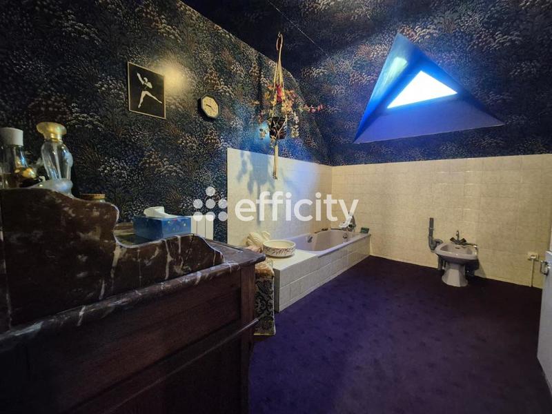 Maison - 177 m² - 7 pièces