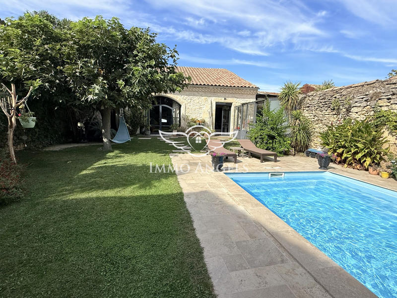 Maison ancienne - 261 m² - 8 pièces