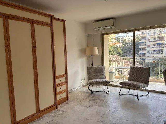 Studio - 26 m² - 1 pièce