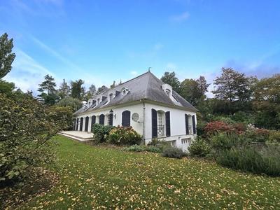 Propriété - 318 m² - 8 pièces