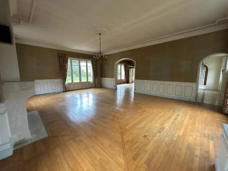 Demeure - 338 m² - 10 pièces