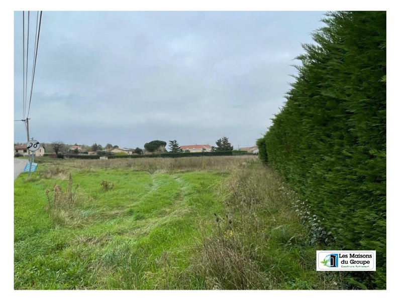 Terrain constructible - 677 m²