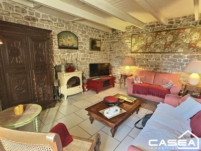 Maison traditionnelle - 120 m² - 9 pièces