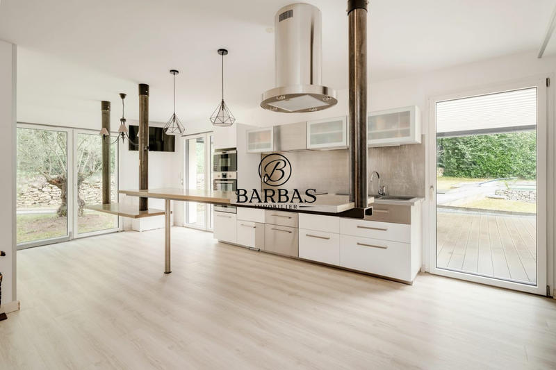 Duplex - 302 m² - 10 pièces