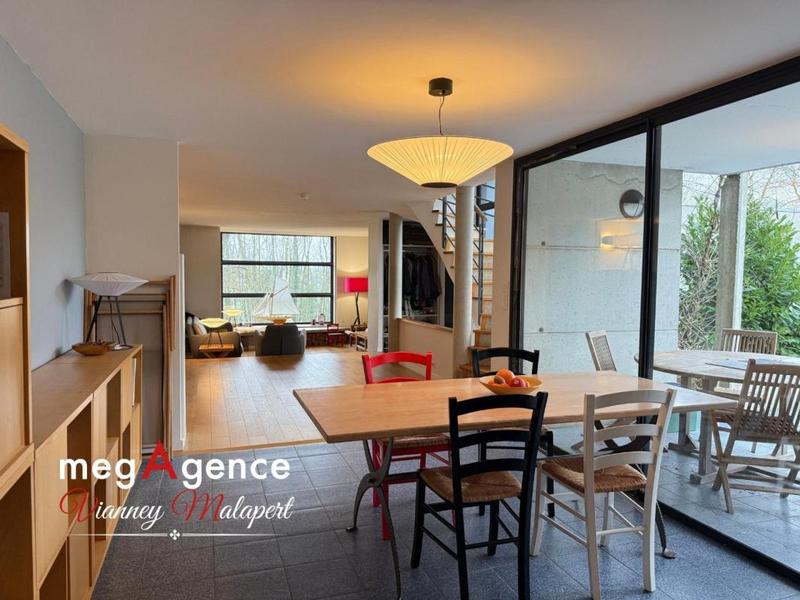 Maison d'architecte - 247 m² - 8 pièces