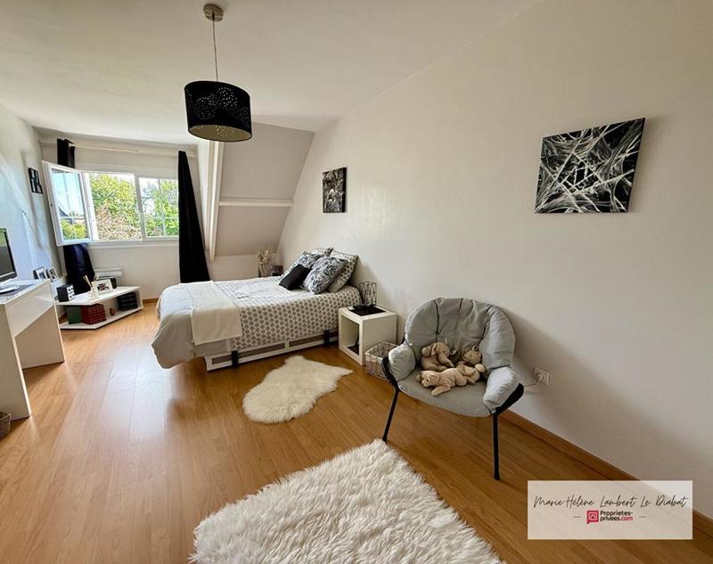 Maison - 170 m² - 6 pièces