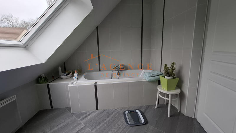 Maison - 140 m² - 6 pièces