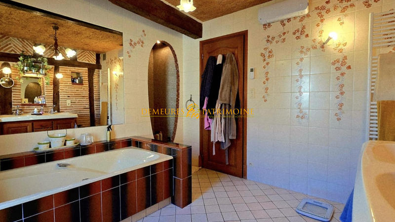 Maison - 205 m² - 5 pièces