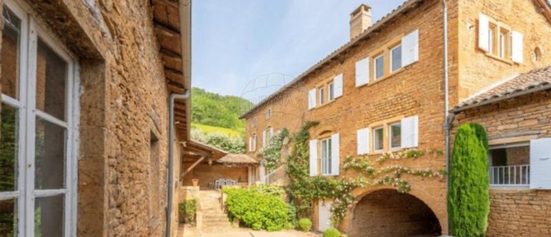 Maison - 403 m² - 10 pièces