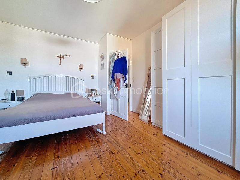 Maison - 200 m² - 7 pièces