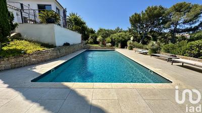 Maison - 247 m² - 7 pièces