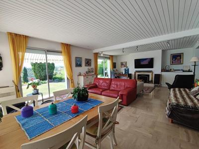 Villa - 180 m² - 6 pièces
