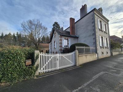 Maison - 300 m² - 7 pièces