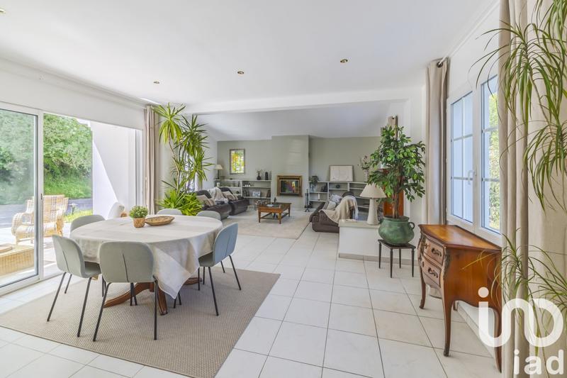 Maison de maîtres - 241 m² - 6 pièces