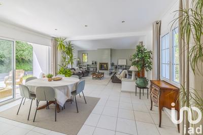 Maison de maîtres - 241 m² - 6 pièces