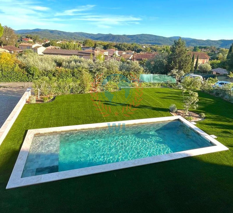 Maison - 140 m² - 5 pièces