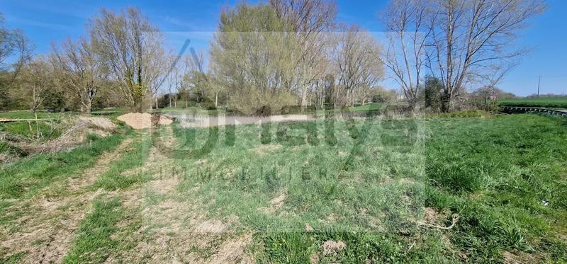 Terrain constructible - 1 162 m²