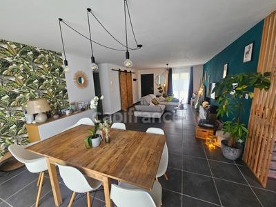 Maison - 96 m² - 5 pièces