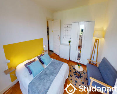 Chambre - 170 m² - 1 pièce