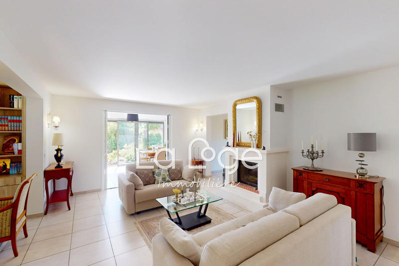 Maison - 195 m² - 7 pièces