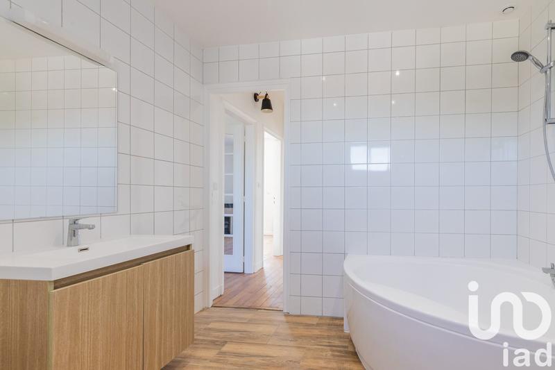 Maison - 216 m² - 7 pièces